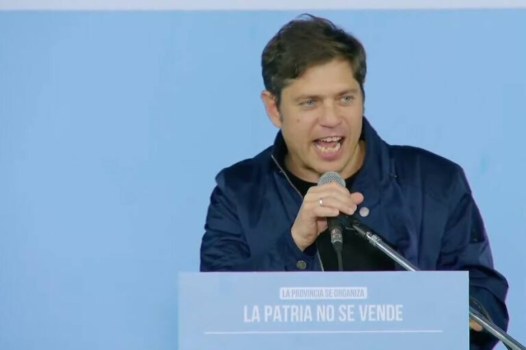 axel-kicillof-presente-en-el-plenario-la-patria-K6JTIIRJURAFTLLJOETM737UKU
