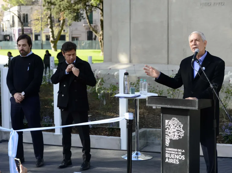 inauguracion-plaza-rocha-10jpg