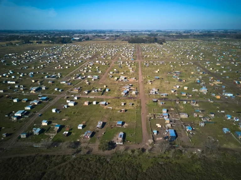 megatoma-toma-terrenos-los-hornos-casillas-crisis-habitacional-habitat-urbanismo-1jpgwebp
