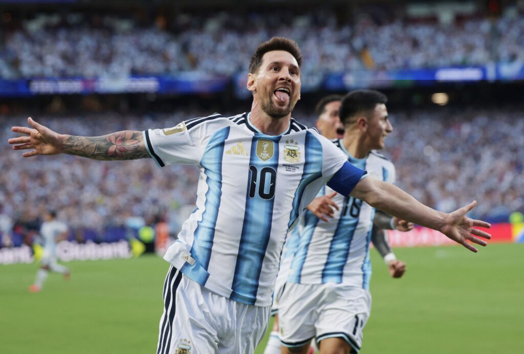 2026-06-17t012124z-1419321709-up1em6h03rnuk-rtrmadp-3-soccer-worldcup-arg-dza-20260617012210261-1024x692.jpg