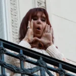 cristina-kirchner-el-balcon-su-departamento-constitucion